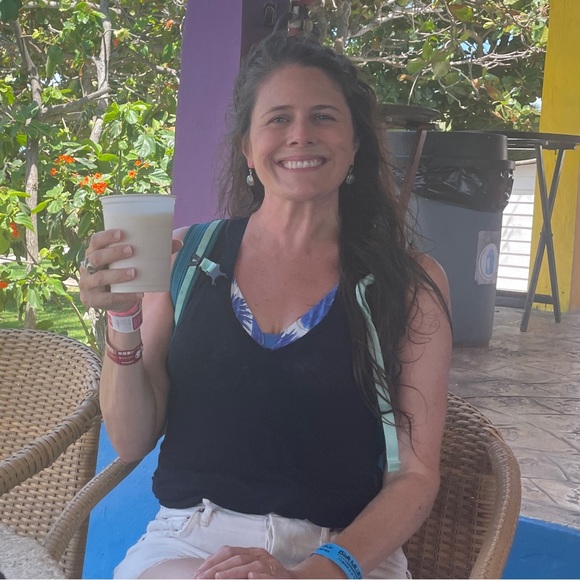 Meet your Posher, Chrissy - Picture 1 of 2